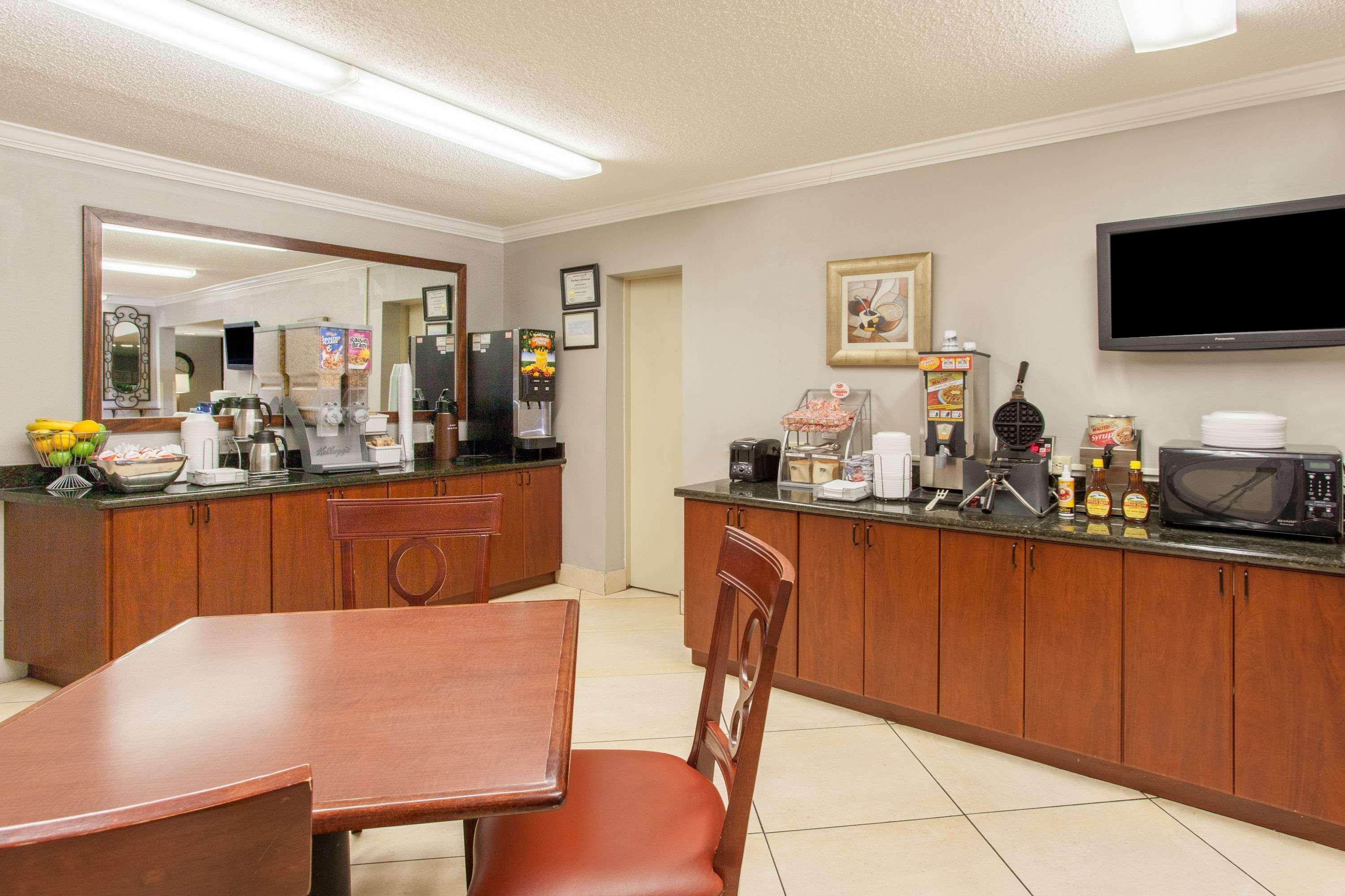 Super 8 By Wyndham West Monroe Hotel Buitenkant foto